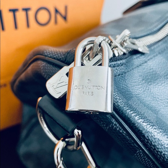 Black Louis Vuitton Duffel Bag - Picture 2 of 6